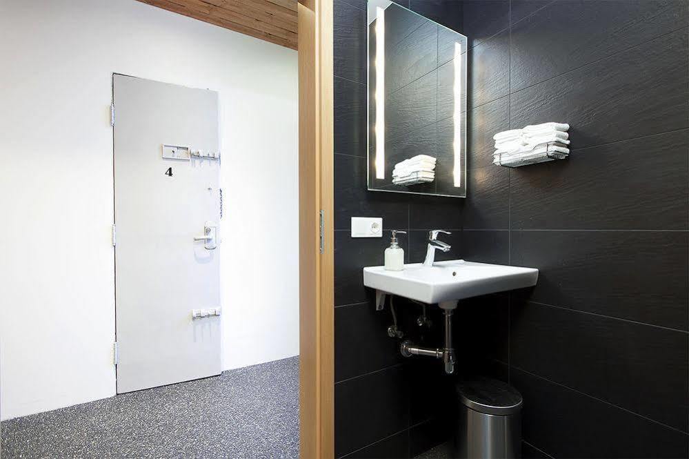 Kef Guesthouse By Keflavik Airport ภายนอก รูปภาพ